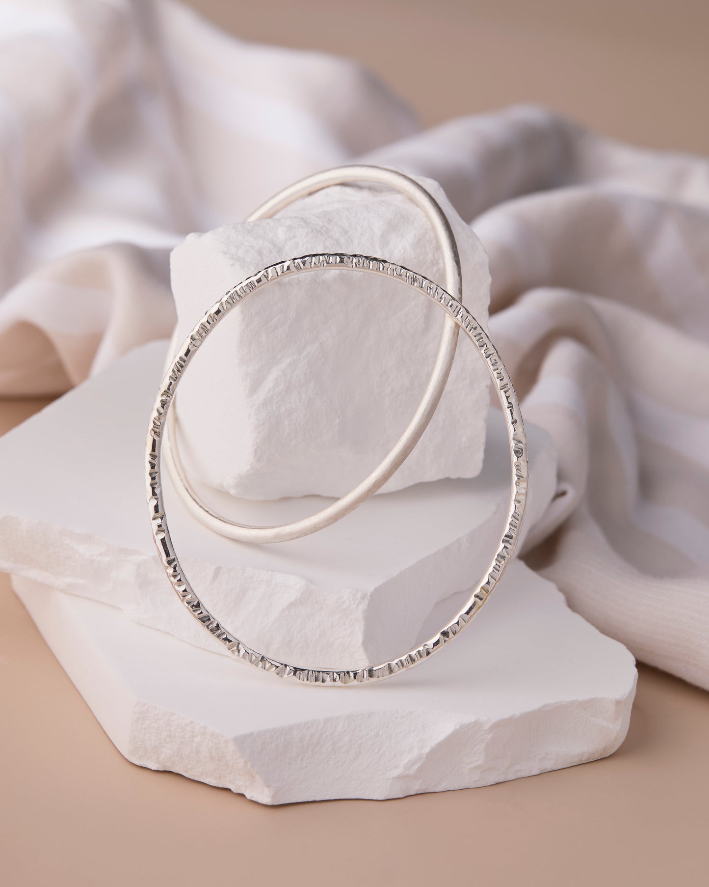 Flow Oval Bangle